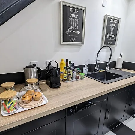 Duplex Calme En Centre-ville Avec Climatisation Et Parking Gratuit Διαμέρισμα