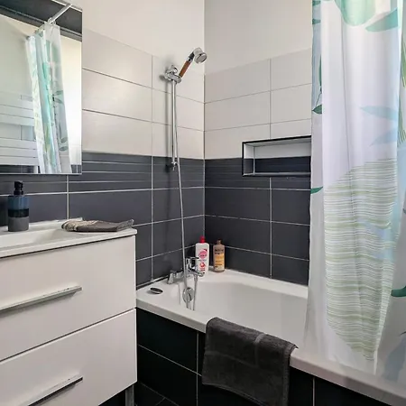 Duplex Calme En Centre-ville Avec Climatisation Et Parking Gratuit Διαμέρισμα