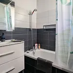 Duplex Calme En Centre-ville Avec Climatisation Et Parking Gratuit アパート
