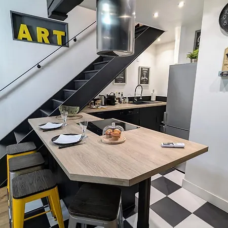 Apartament Duplex Calme En Centre-ville Avec Climatisation Et Parking Gratuit *