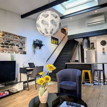 Duplex Calme En Centre-ville Avec Climatisation Et Parking Gratuit